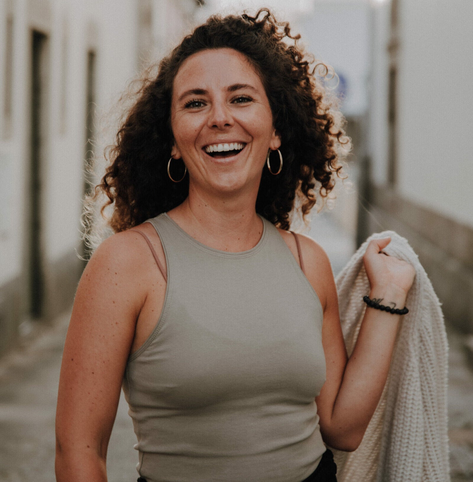 
          
            Interview mit Kim Sternemann: Gefühle – Wie du lernst, mit ihnen umzugehen
          
        